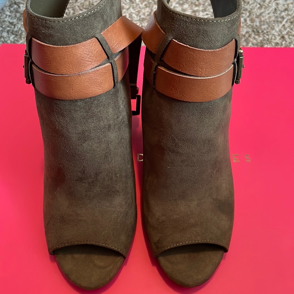 Olive sandals